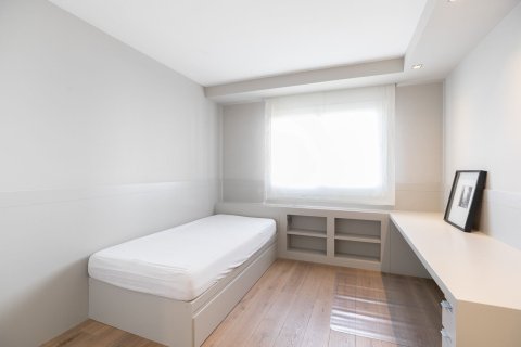 4 bedrooms apartment for rent in Barcelona, Catalonia, Spain № 1550 - photo 17
