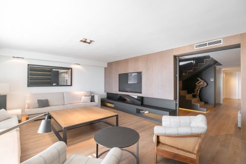 4 bedrooms apartment for rent in Barcelona, Catalonia, Spain № 1550 - photo 5
