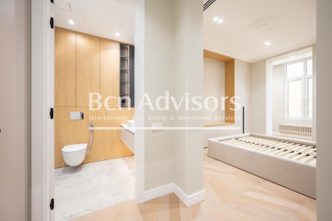 3 bedrooms apartment for sale in Eixample, Barcelona, Catalonia, Spain № 2912 - photo 20