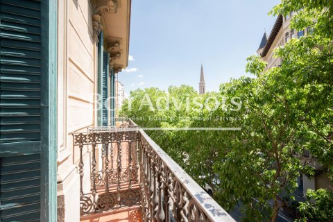 3 bedrooms apartment for sale in Eixample, Barcelona, Catalonia, Spain № 2912 - photo 8