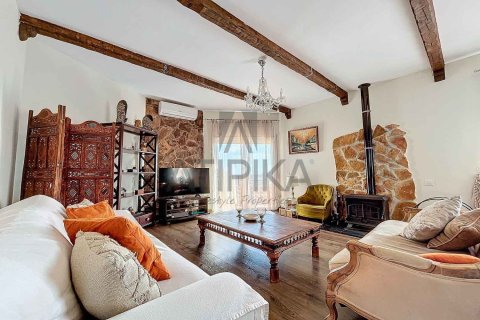 Сasa de 3 dormitorios en venta en Olivella, Barcelona, Cataluña, Spain № 2367 - foto 4
