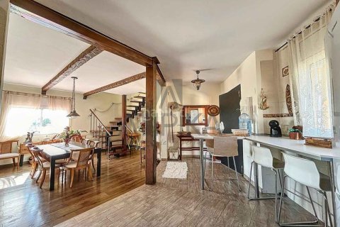Сasa de 3 dormitorios en venta en Olivella, Barcelona, Cataluña, Spain № 2366 - foto 13