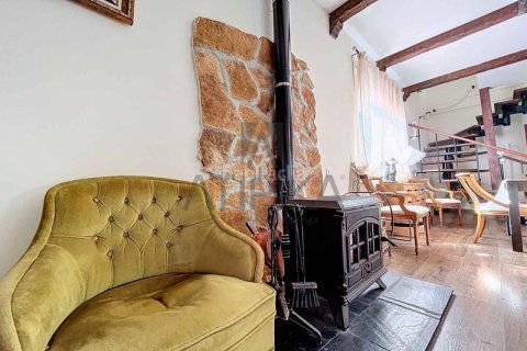 Сasa de 3 dormitorios en venta en Olivella, Barcelona, Cataluña, Spain № 2366 - foto 8