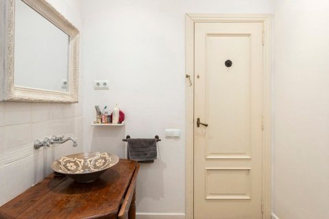 2 bedrooms apartment for sale in Barcelona, Catalonia, Spain № 5244 - photo 16
