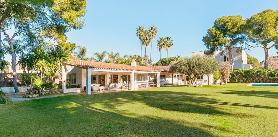 6 bedrooms house for sale in Sitges, Barcelona, Catalonia, Spain № 6476