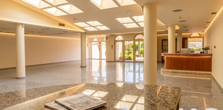 200 sq.m. commercial property for rent in Segur de Calafell, Tarragona, Catalonia, Spain № 7318