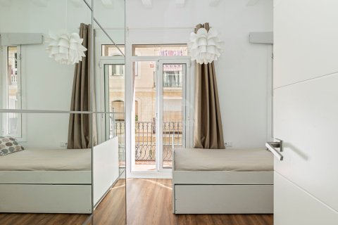 2 bedrooms apartment for sale in Ciutat Vella, Barcelona, Catalonia, Spain № 2779 - photo 15