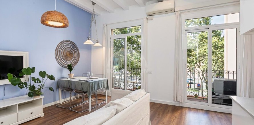 2 bedrooms apartment for sale in Ciutat Vella, Barcelona, Catalonia, Spain № 2779