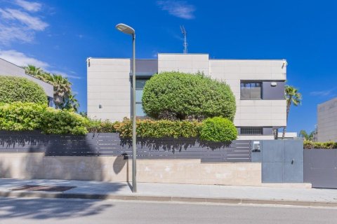 5 chambres house à vendre à Sant Andreu de Llavaneres, Barcelona, Catalonia, Spain № 7192 - photo 26