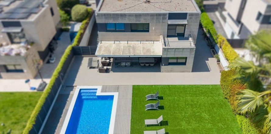 5 chambres house à vendre à Sant Andreu de Llavaneres, Barcelona, Catalonia, Spain № 7192