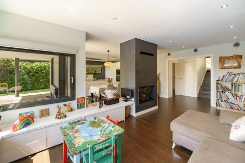 Сasa de 4 dormitorios en venta en Teia, Barcelona, Cataluña, Spain № 7193 - foto 22