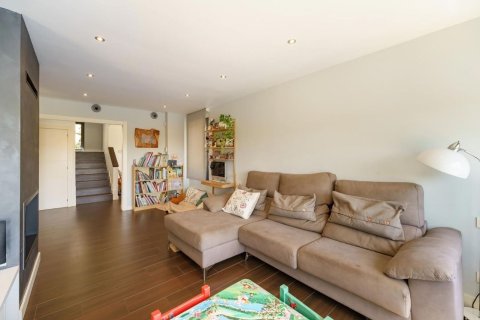 Сasa de 4 dormitorios en venta en Teia, Barcelona, Cataluña, Spain № 7193 - foto 21