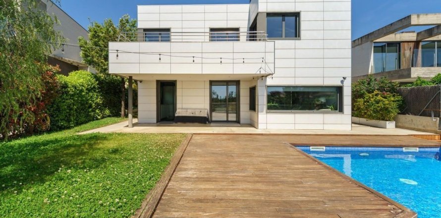 Сasa de 4 dormitorios en venta en Teia, Barcelona, Cataluña, Spain № 7193