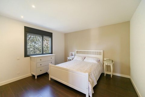 Сasa de 4 dormitorios en venta en Teia, Barcelona, Cataluña, Spain № 7193 - foto 9