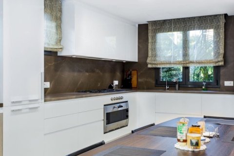 Купить дом в Гава, Испания с 7 комнат, 400м², № 1311 - фото 9