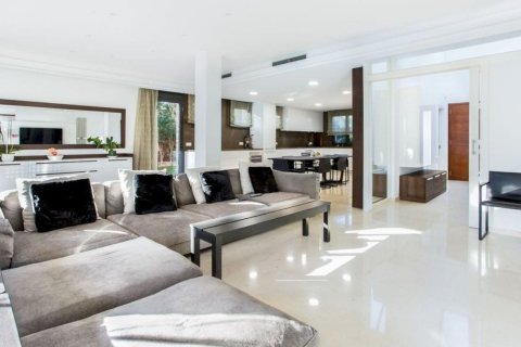 Купить дом в Гава, Испания с 7 комнат, 400м², № 1311 - фото 4