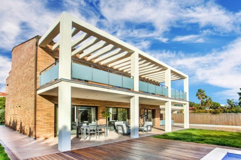 Купить дом в Гава, Испания с 7 комнат, 400м², № 1311 - фото 30