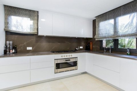 Купить дом в Гава, Испания с 7 комнат, 400м², № 1311 - фото 7