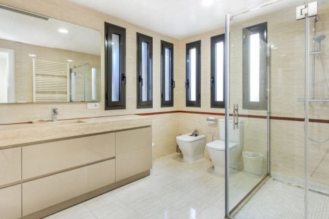 Купить дом в Гава, Испания с 7 комнат, 400м², № 1311 - фото 20
