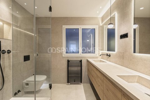 3 bedrooms apartment for sale in Barcelona, Catalonia, Spain № 1308 - photo 5