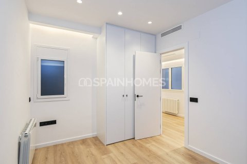 3 bedrooms apartment for sale in Barcelona, Catalonia, Spain № 1308 - photo 11