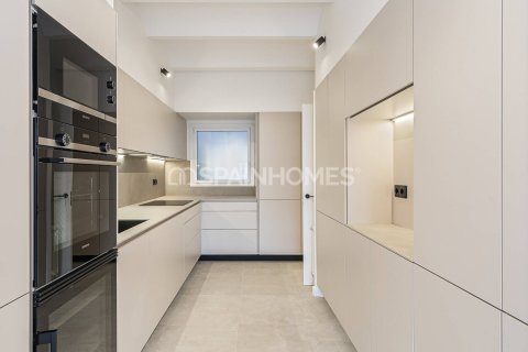 3 bedrooms apartment for sale in Barcelona, Catalonia, Spain № 1308 - photo 16