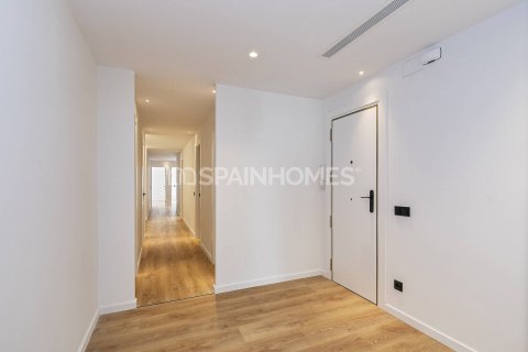 3 bedrooms apartment for sale in Barcelona, Catalonia, Spain № 1308 - photo 8