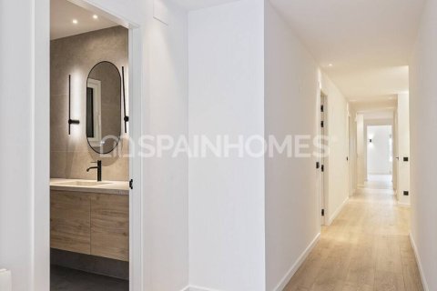 3 bedrooms apartment for sale in Barcelona, Catalonia, Spain № 1308 - photo 7