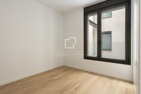 Apartamento de 3 dormitorios en venta en Barcelona, Cataluña, Spain № 4399 - foto 30