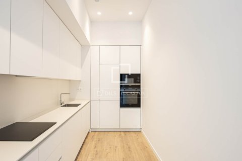Apartamento de 3 dormitorios en venta en Barcelona, Cataluña, Spain № 4399 - foto 5