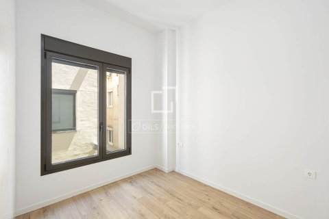Apartamento de 3 dormitorios en venta en Barcelona, Cataluña, Spain № 4399 - foto 10