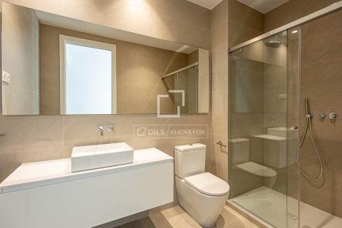 Apartamento de 3 dormitorios en venta en Barcelona, Cataluña, Spain № 4399 - foto 25