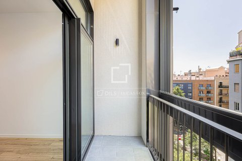 Apartamento de 3 dormitorios en venta en Barcelona, Cataluña, Spain № 4399 - foto 8