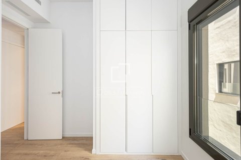 Apartamento de 3 dormitorios en venta en Barcelona, Cataluña, Spain № 4399 - foto 12
