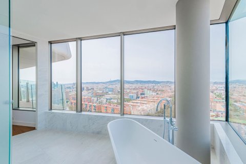 4 bedrooms apartment for sale in Barcelona, Catalonia, Spain № 3596 - photo 2