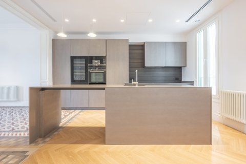 2 bedrooms apartment for sale in Barcelona, Catalonia, Spain № 3594 - photo 12
