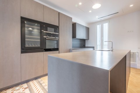 2 bedrooms apartment for sale in Barcelona, Catalonia, Spain № 3594 - photo 13