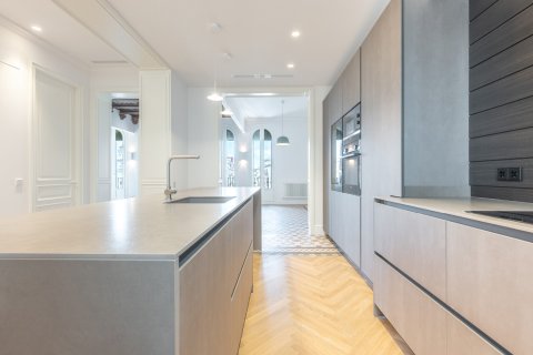 2 bedrooms apartment for sale in Barcelona, Catalonia, Spain № 3594 - photo 14