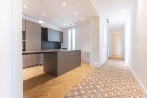 2 bedrooms apartment for sale in Barcelona, Catalonia, Spain № 3594 - photo 11