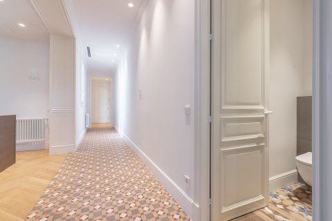 2 bedrooms apartment for sale in Barcelona, Catalonia, Spain № 3594 - photo 16