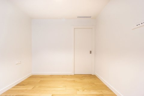 2 bedrooms apartment for sale in Barcelona, Catalonia, Spain № 3591 - photo 6