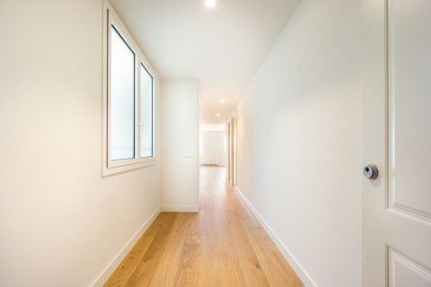 2 bedrooms apartment for sale in Barcelona, Catalonia, Spain № 3591 - photo 2