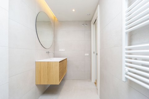 2 bedrooms apartment for sale in Barcelona, Catalonia, Spain № 3591 - photo 8