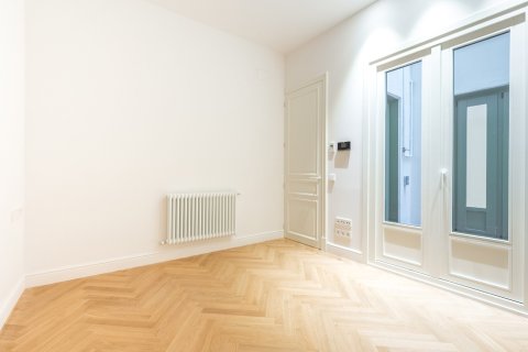 Купить квартиру в Барселона, Испания с 3 комнаты, 163м², № 3592 - фото 16
