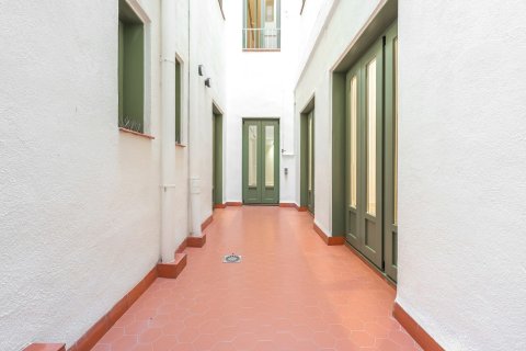 Купить квартиру в Барселона, Испания с 3 комнаты, 163м², № 3592 - фото 7