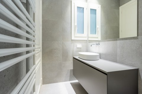 Купить квартиру в Барселона, Испания с 3 комнаты, 163м², № 3592 - фото 13