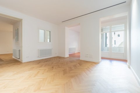 Купить квартиру в Барселона, Испания с 3 комнаты, 163м², № 3592 - фото 26