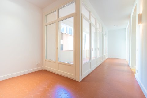 Купить квартиру в Барселона, Испания с 3 комнаты, 163м², № 3592 - фото 25