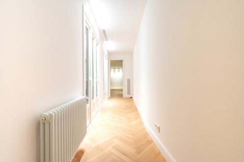 Купить квартиру в Барселона, Испания с 3 комнаты, 163м², № 3592 - фото 5