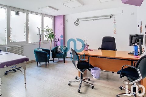 291 sq.m. commercial property for rent in Barcelona, Catalonia, Spain № 5142 - photo 2